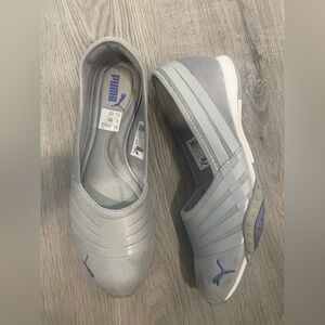 Puma Women’s Slip-On Ballet Flats in Light Gray with Purple Logo size 8